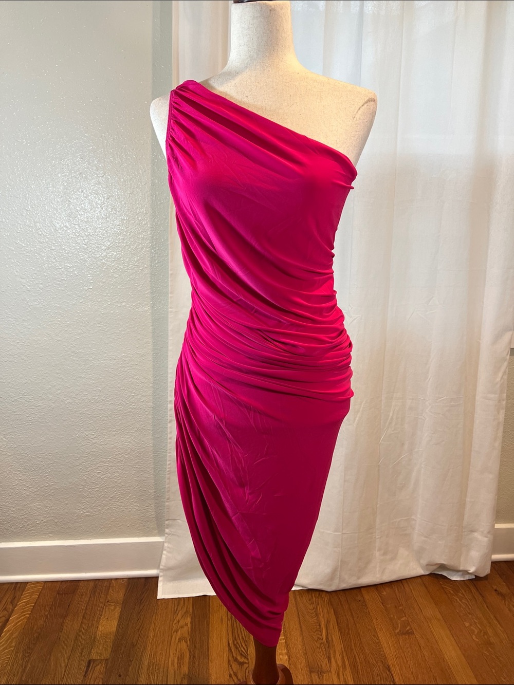 Olivaceous One-Shoulder Ruched Asymmetrical Midi Dress in Fuchsia. Size M. NWT